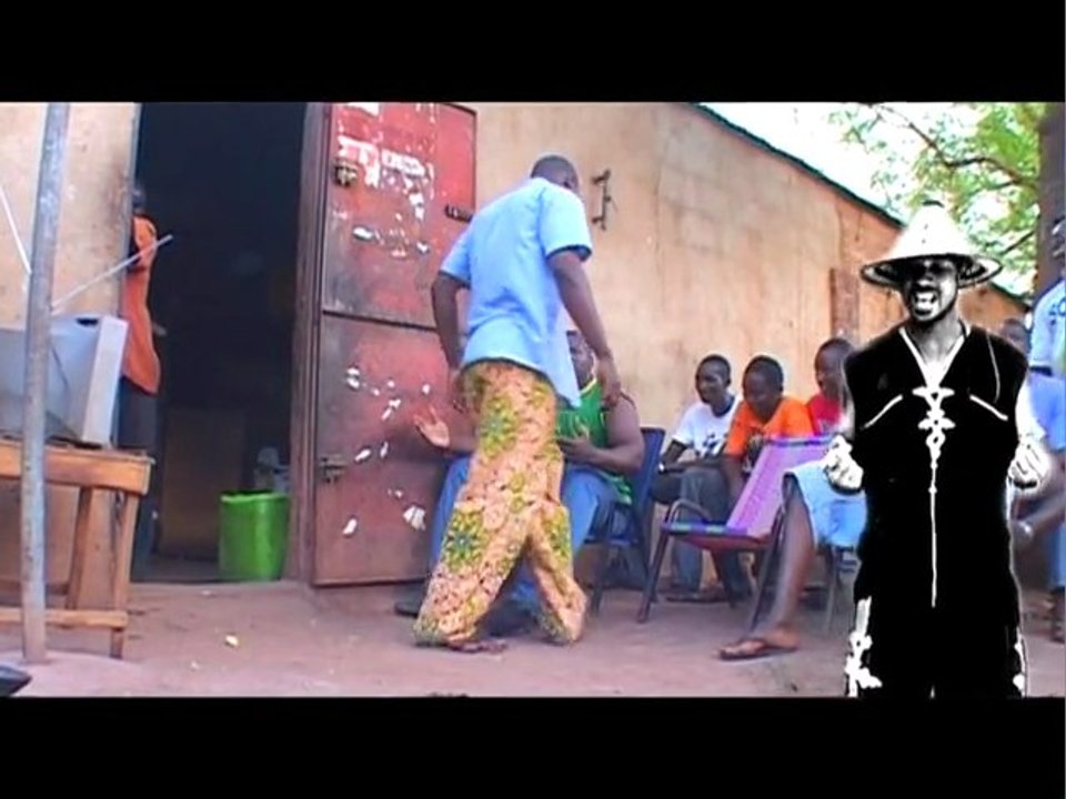 "SININ ?" clip d'AMKOULLEL (album : NE KA MALI!!)