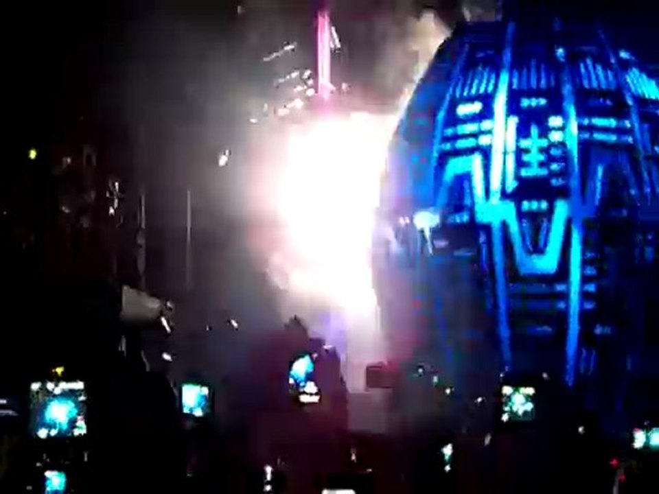 Tokio hotel - Berçy 14.04.10 intro + Komm