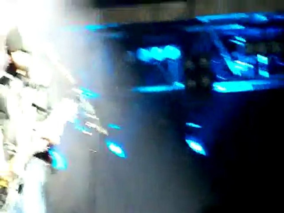 Tokio hotel - Berçy 14.04.10 Durch den monsun