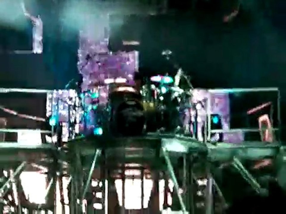 Tokio hotel - Berçy 14.04.10 Lass uns laufen