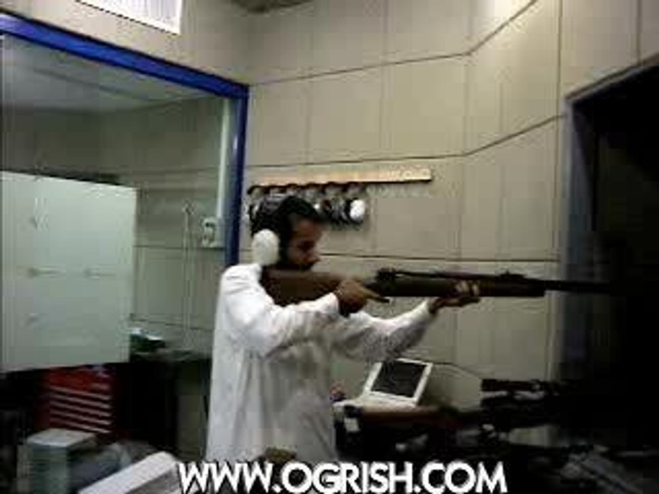 Rachid et Regis au stand de tir