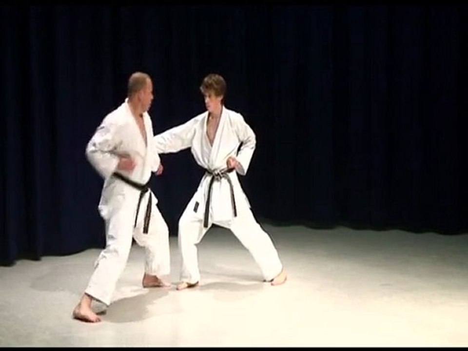 Enpi shotokan karate kata