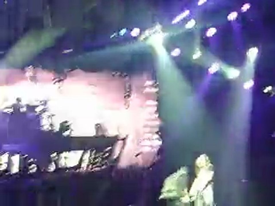 Tokio Hotel - Bercy 14.04.10 - Menschen suchen Menschen