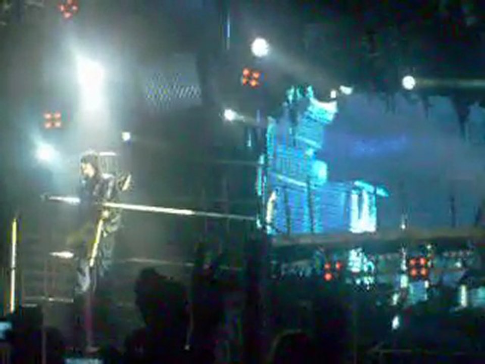 Tokio Hotel @ Paris - 14.o4.1o / Kampf Der Liebe.