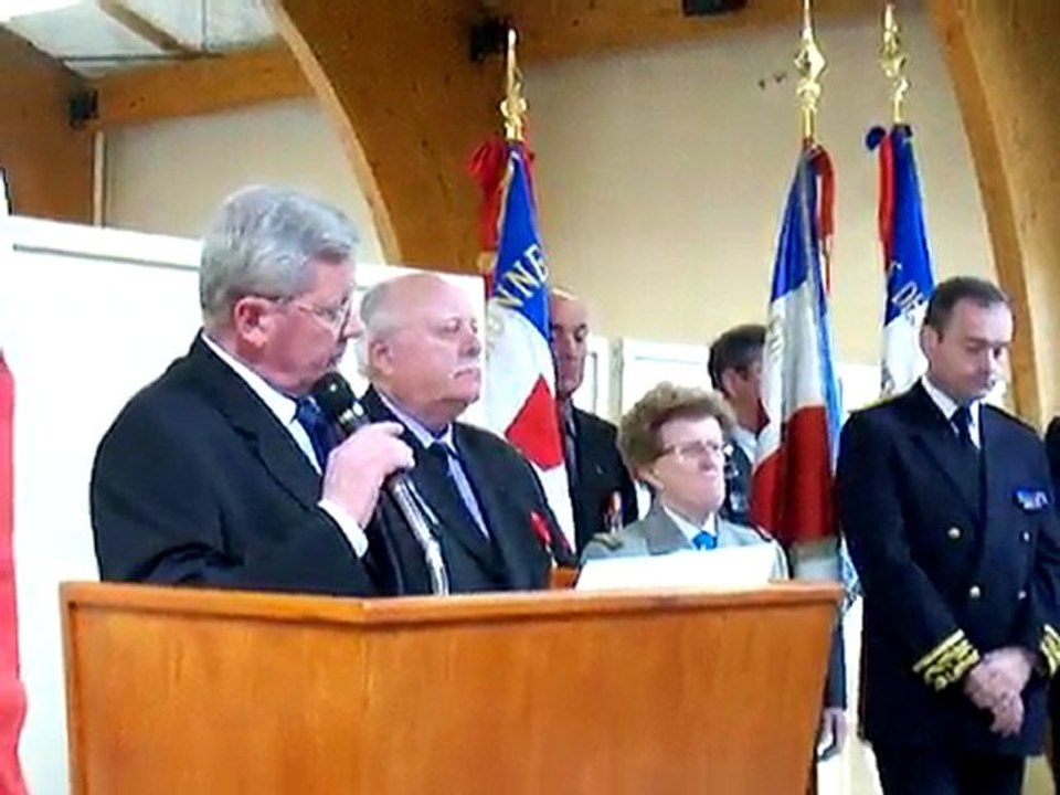 Le maire de St Pierre du Mont