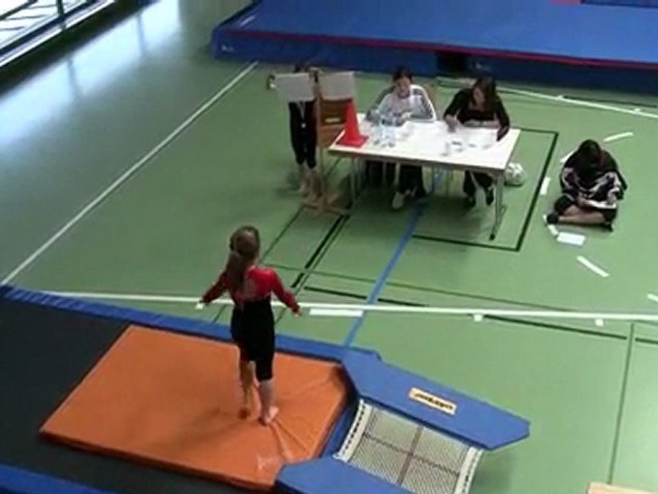 Noemie Concours gym Trampo
