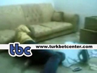 salak adam, son utucu, ben böyle aptallık görmedim..