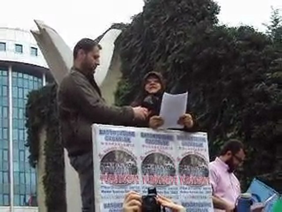 KOCAELİ BAŞÖRTÜSÜNE ÖZGÜRLÜK YÜRÜYÜŞÜNDEN SABİHA ATEŞ ALPAT