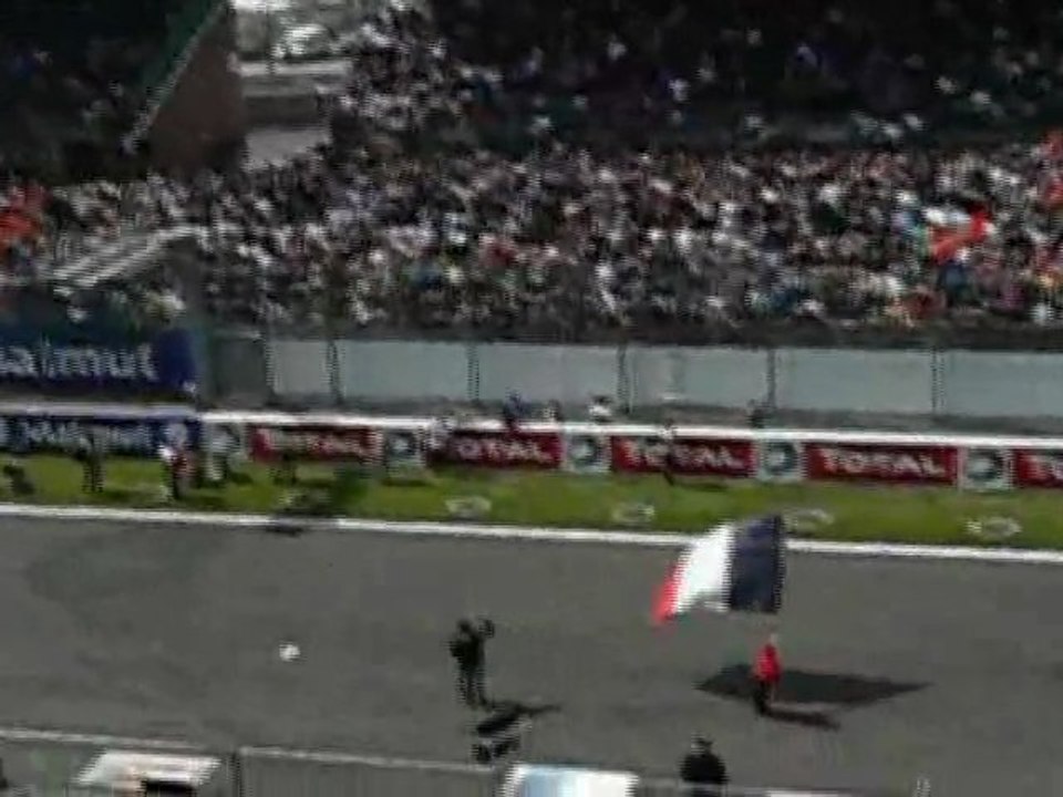 100 000 personnes chantent La Marseillaise !