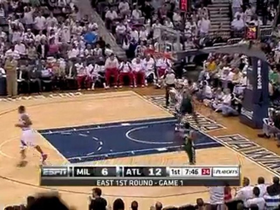 Marvin Williams steals the ball from John Salmons.  Al Horfo