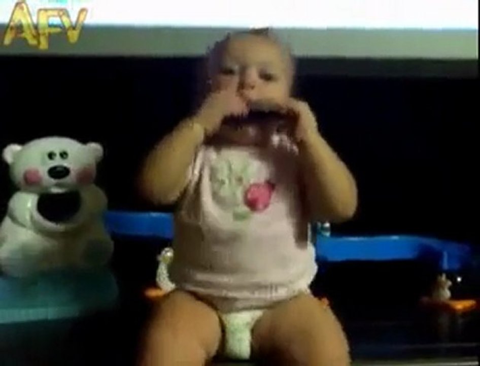 Mızıka Çalan Bebek