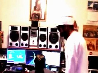 Jah Bami,Khari Kill,Lyrikal,Dainjamental,Mr King -HANDZ UP