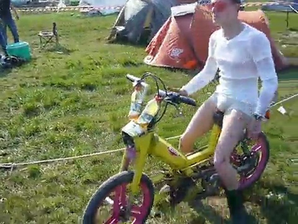 24 heures du mans 2010 Z'angevins mec en mobillette