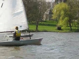 Sur l'Erdre : bateau renversé !