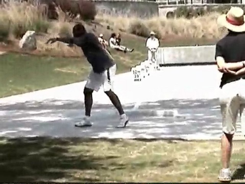 Athlé Lancer de poids - Yves Niaré 19m93 USA 2010