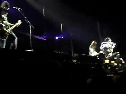 In Your Shadow [Nantes 20.03.2010] - Tokio Hotel