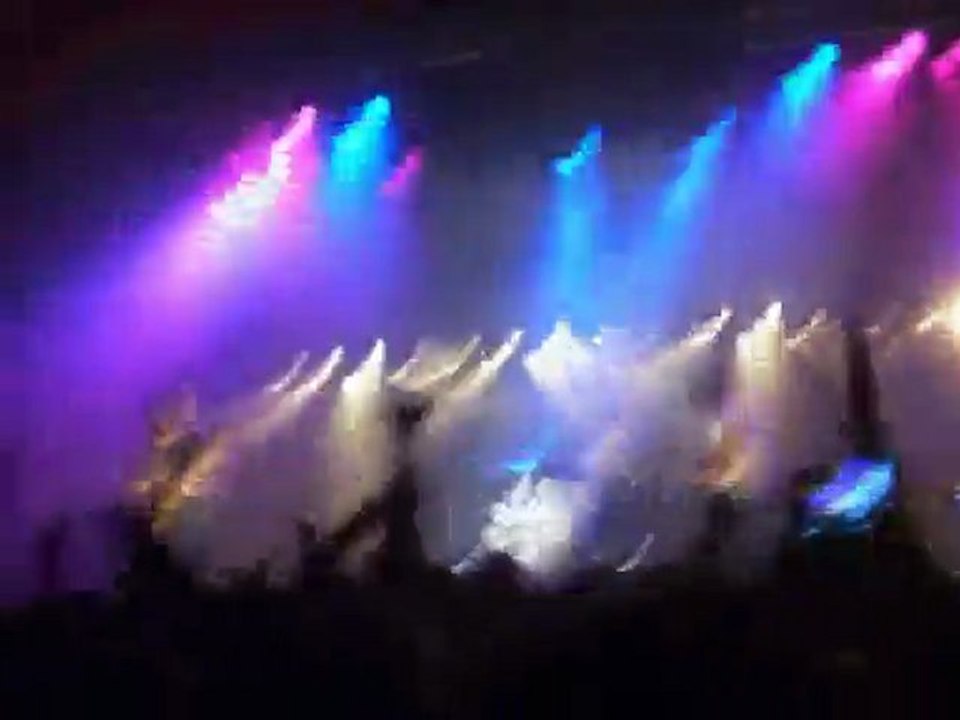 Arctic Monkeys - I bet you look good on the dancefloor