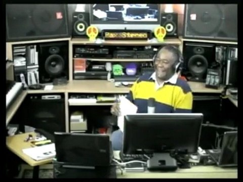 New Oprah Bio, 1/3 Snoop On Lovers, Teen Girls Commit Fatal