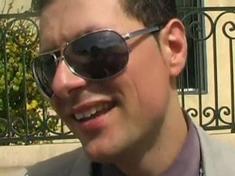 Pope apologises to clerical child abuse victims