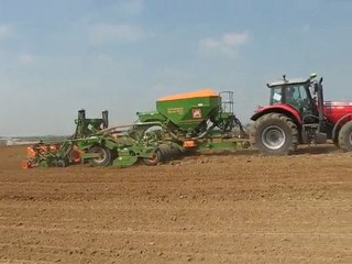 Démonstration d'un Amazone Cirrus + un semoir monograine ED