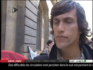 Reportage Itélé les tentes devant le ministère