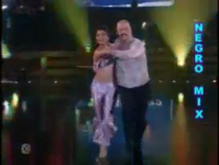 ENRIQUE EL PERRO BERMUDEZ Y YESENIA BAILANDO MUSICA DISCO