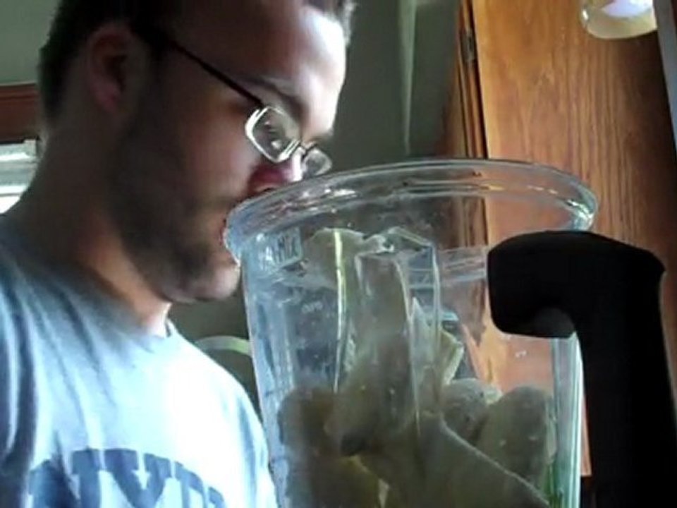 Raw Food Recovery Drink Post Workout Shake & Green Smoothie