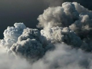 Air traffic controllers monitor new ash cloud