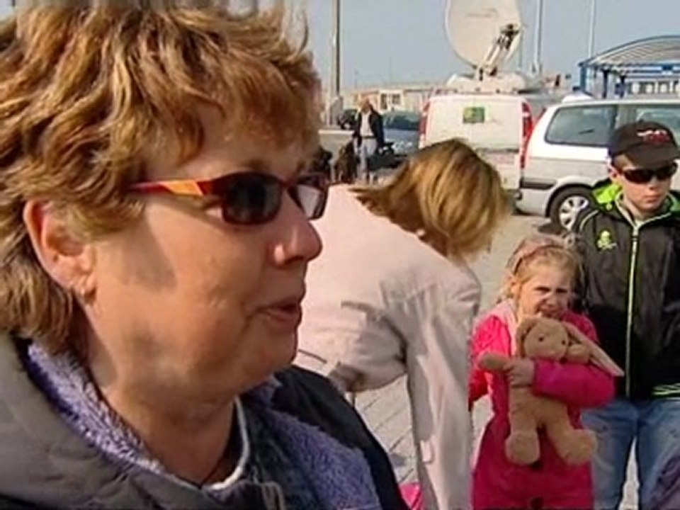 Navy to help rescue stranded Britons