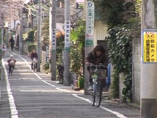 Solar-powered bike plan to lure Japan's drivers
