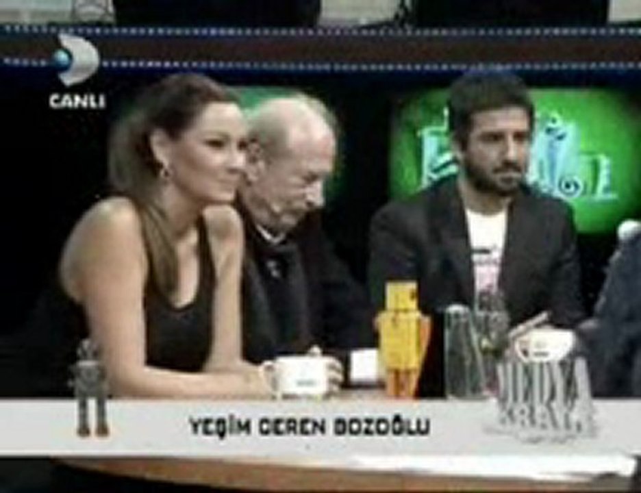 Yeşim Ceren Bozoğlu, canlı yayında, kime, nasıl şiir okuttu