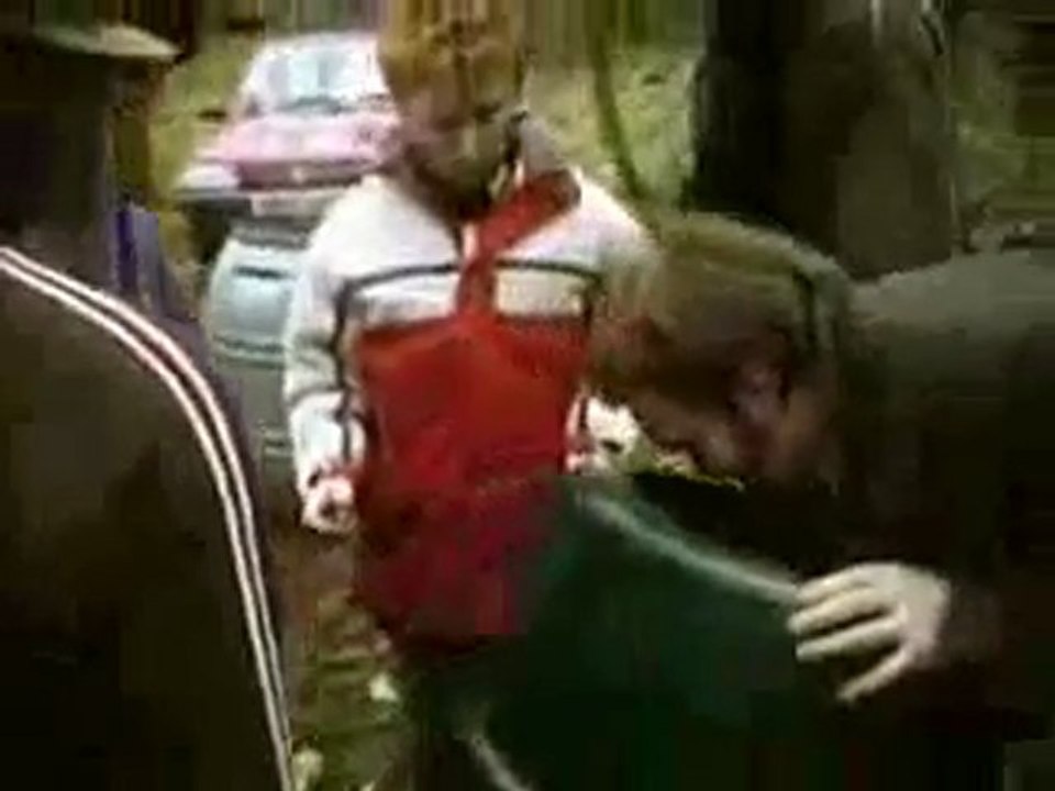 Régis allume un feu