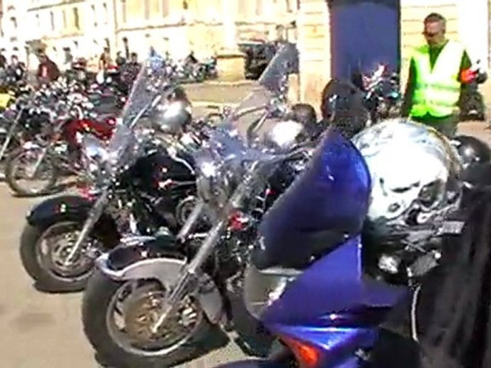 concentre moto 2010 chez les Hurons (2).mpg