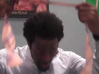 Dhani Jones backstage-VERSUS-The Daily Line