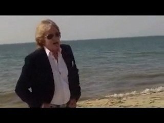 Clip Philippe LEROY Sosie Claude François à Soulac sur Mer