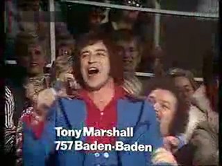 Junge die Welt ist schön