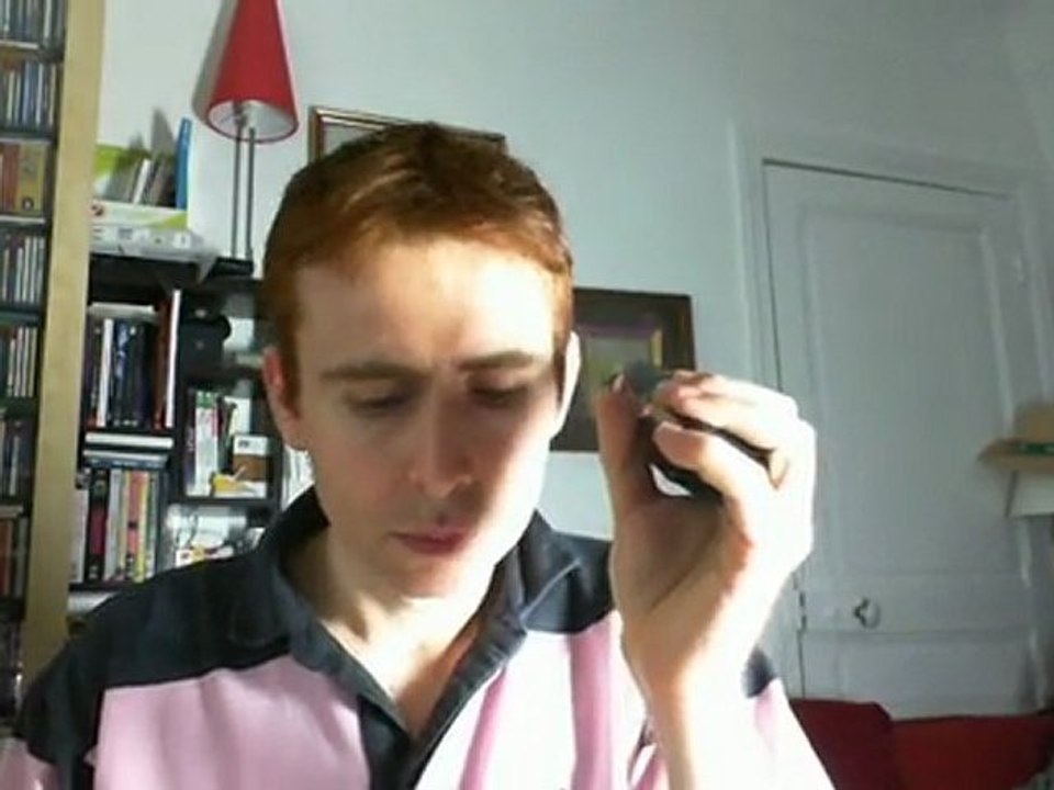 Wiwi égratigne "Je ferme les yeux"