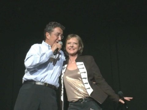 Dorothée et Claude Berda sur la scène de l'Olympia