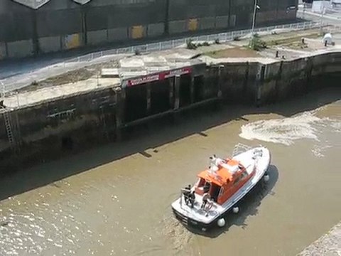 Saint Nazaire : bateau écluse