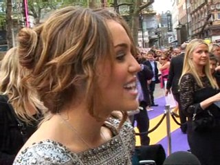 Replay star Iyaz to sing with Miley Cyrus!