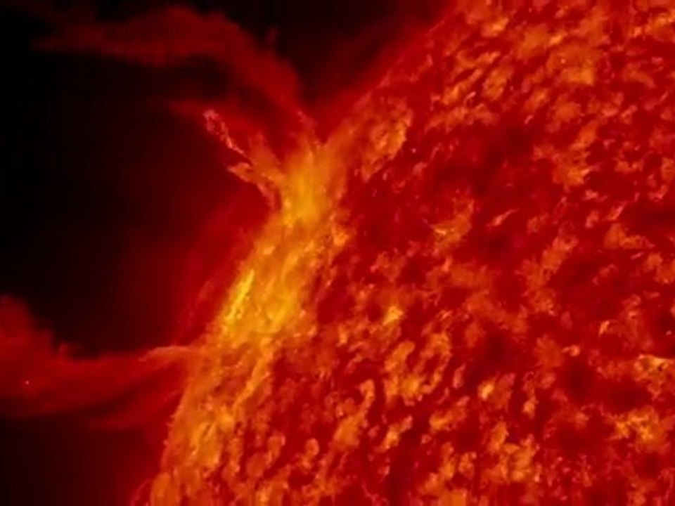 Magnifique éruption solaire par SDO