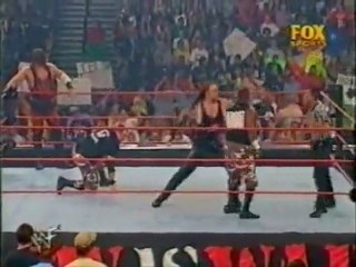 Kane et Undertaker vs Dudley Boyz