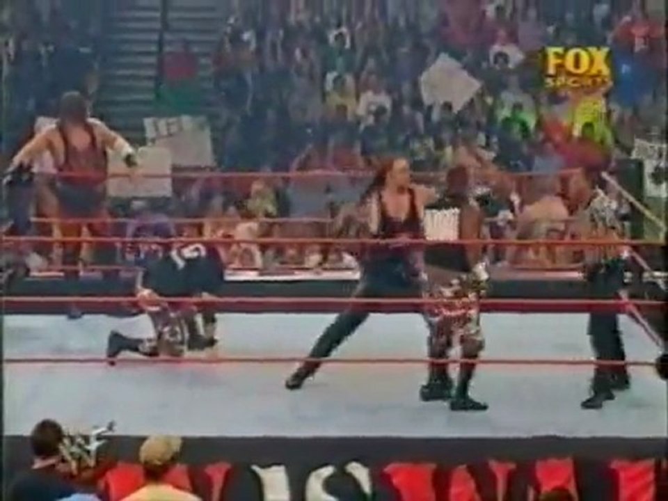 Kane et Undertaker vs Dudley Boyz