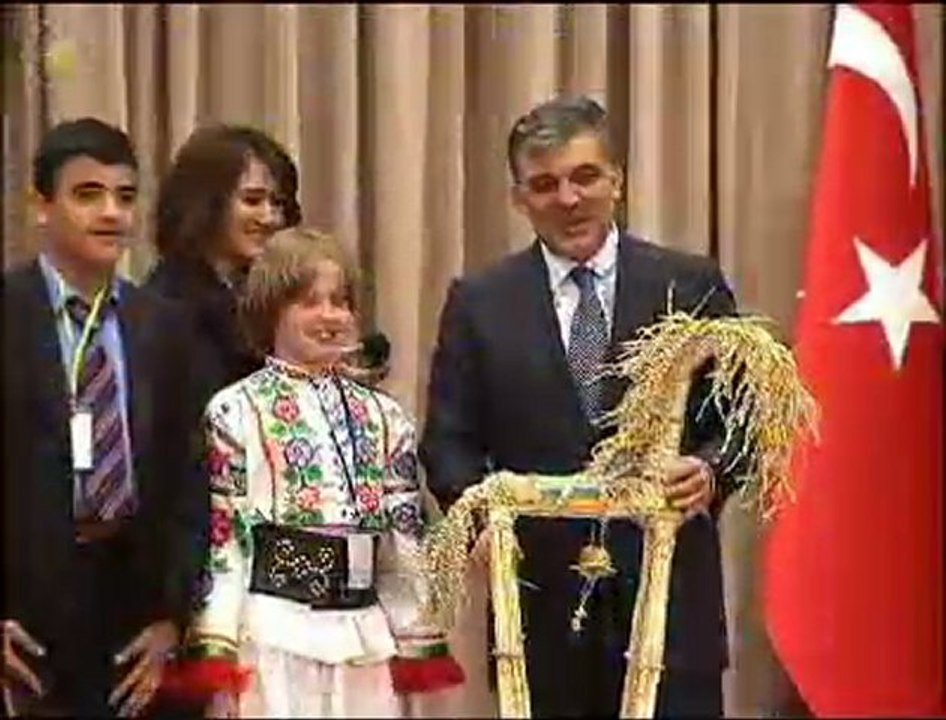 23 Nisan Çocukları Cumhurbaşkanı Gül’ü Ziyaret Etti-4