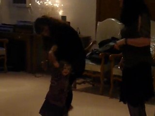 009 - Mamine et Patou dansent, rejointes par Lilith