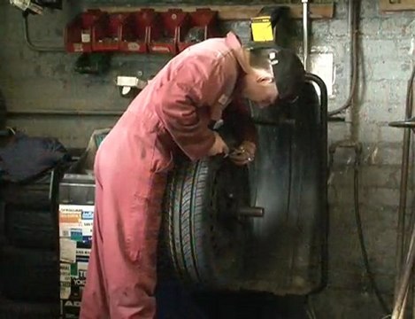 Benston Motor Engineers - Car Servicing & Repair