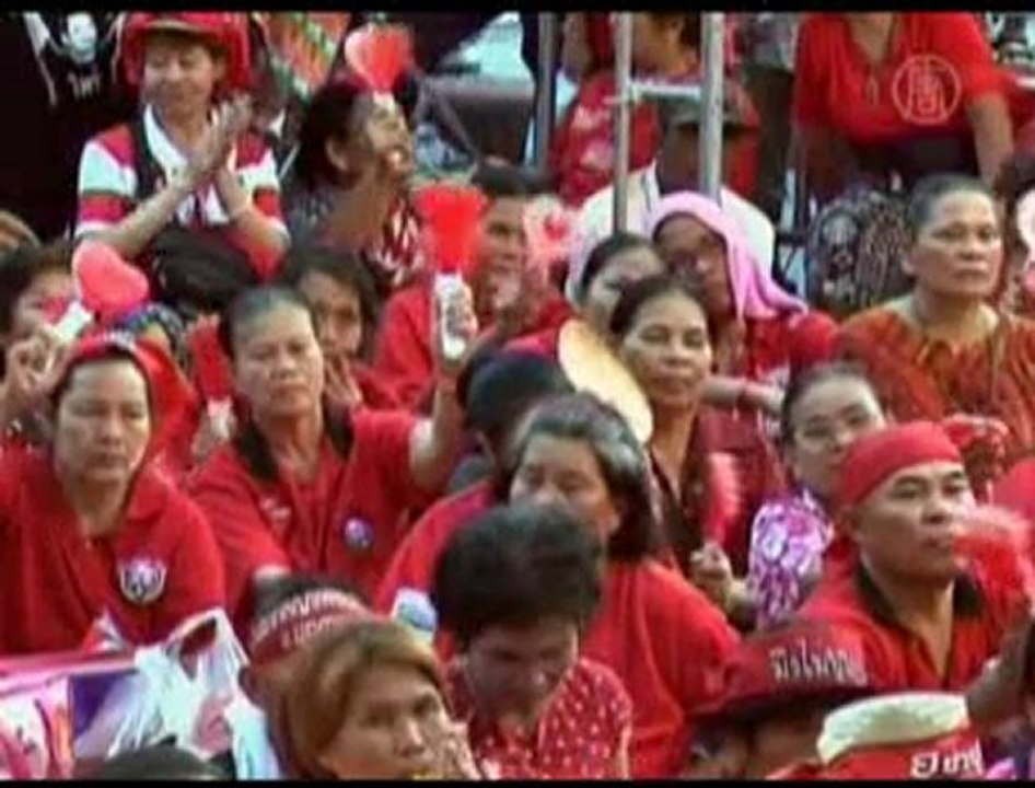 Thai "Red Shirts" Fortify Protest Site