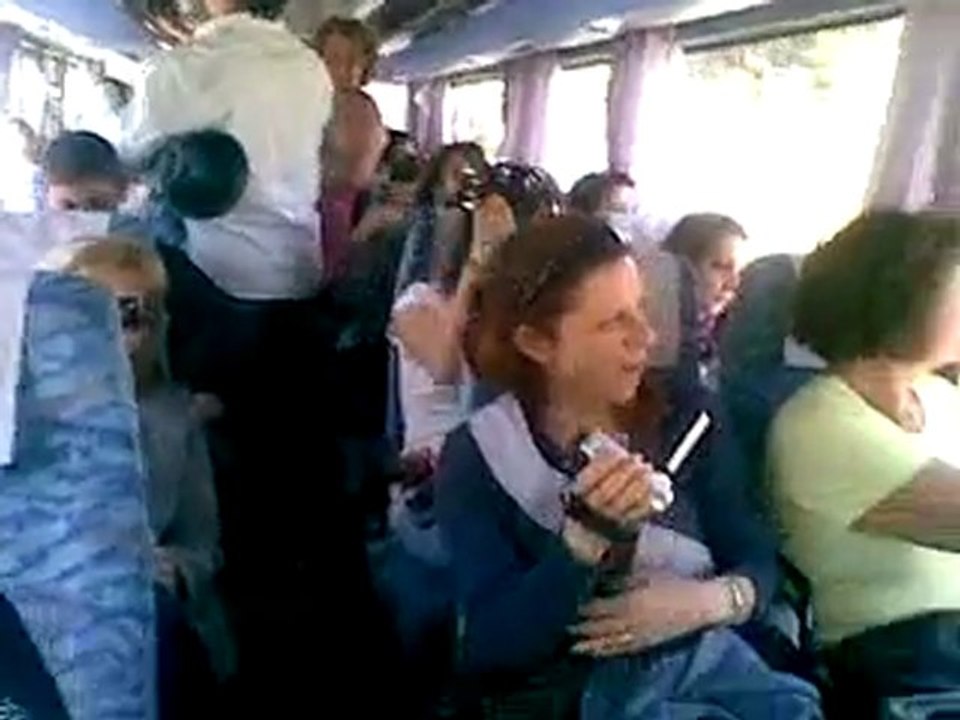 İstanbul, İzmir, Ayvalık, Çeşme, Foça, Kuşadası, Selçuk, Efes, Bergama İngilizce-Norvecce Profesyonel Kokartlı Turist Rehberi, Sinan Tortum ( Tel. 0090.539.2240093)--Meryem Ana Evinden Efese giderken grup egleniyor