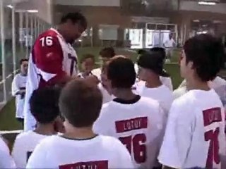 Deuce Lutui: Hosts 2nd Annual Kids Camp