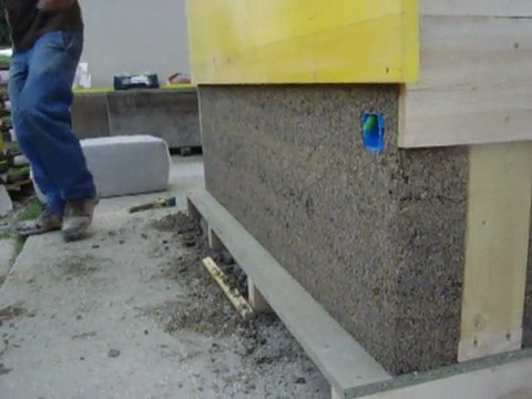 Essai de murs en mortier ou béton de chanvre en Haute Loire